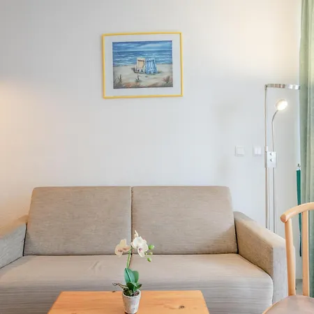 Apartment Attraktive Mit Balkon Ostseenah In *