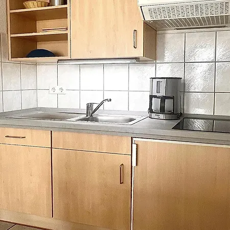 Apartment Attraktive Mit Balkon Ostseenah In *